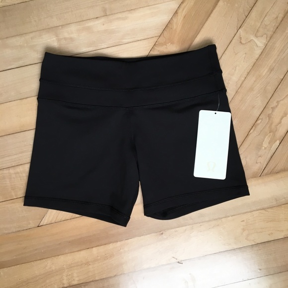 lululemon athletica Pants - NWT Lululemon Groove Short Size 6